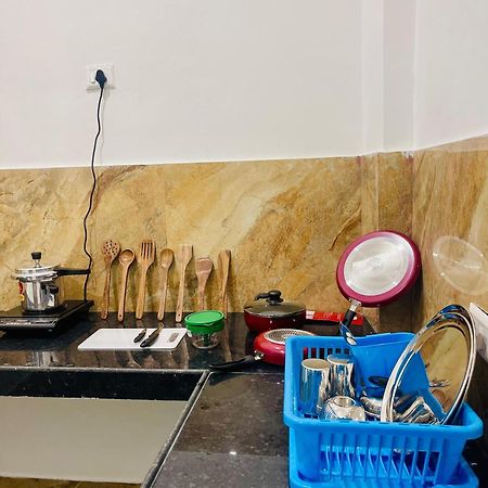 Amrita Residency Villa Varanasi Exteriör bild